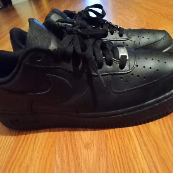 Nike Black Sneakers Smooth Leather Air Force 1 - Picture 1 of 1